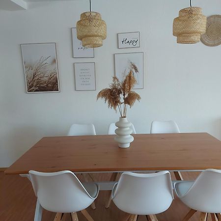 Stilvolle Ferienwohnung Free Parking, Space, Wlan Niestetal Екстериор снимка