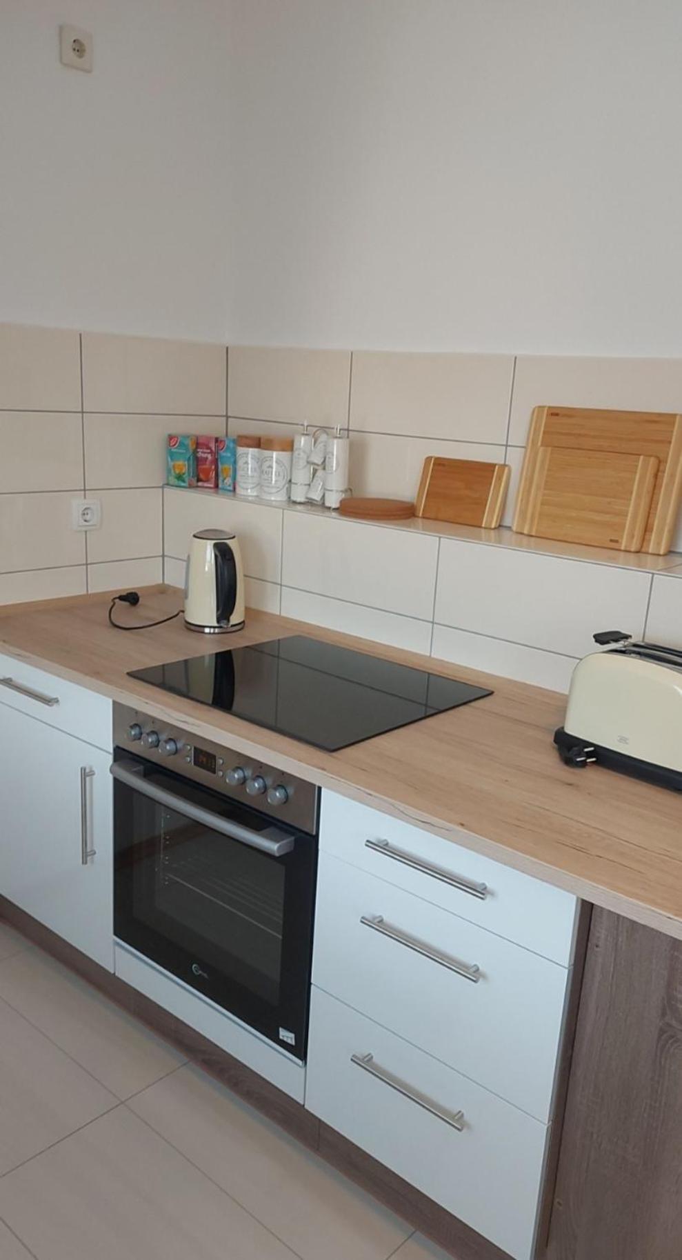 Stilvolle Ferienwohnung Free Parking, Space, Wlan Niestetal Екстериор снимка
